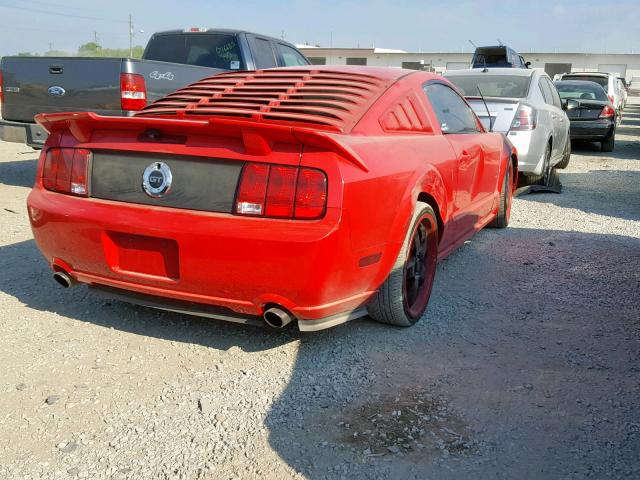 1ZVHT82H755246711 - 2005 FORD MUSTANG GT RED photo 4