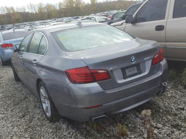 WBAFU9C56DDY71183 - 2013 BMW 550 XI GRAY photo 3