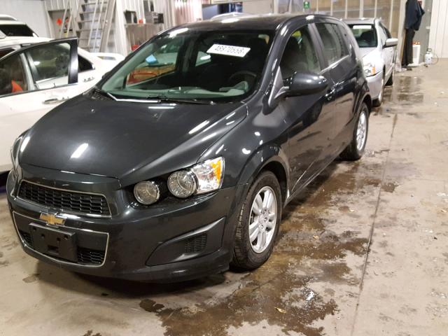 1G1JC6SGXF4207448 - 2015 CHEVROLET SONIC LT GRAY photo 2