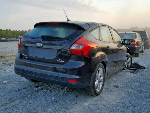 1FADP3K22EL106703 - 2014 FORD FOCUS SE BLACK photo 4