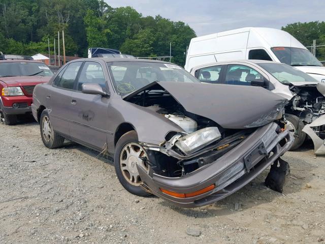 4T1VK13E9PU069748 - 1993 TOYOTA CAMRY XLE GOLD photo 1