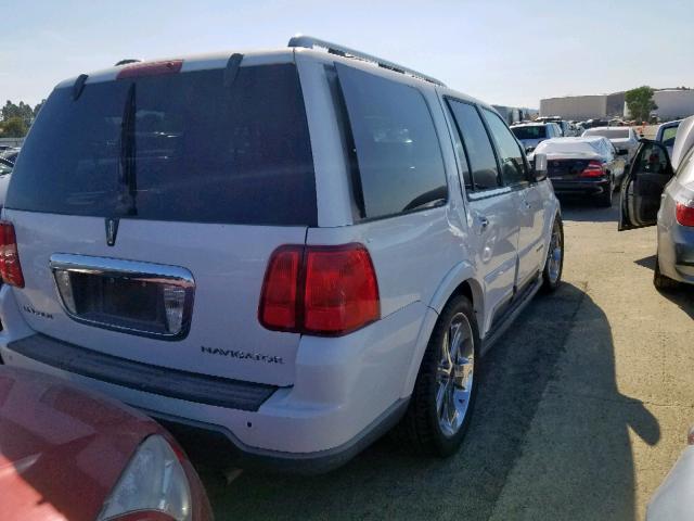 5LMFU27R83LJ20882 - 2003 LINCOLN NAVIGATOR WHITE photo 4