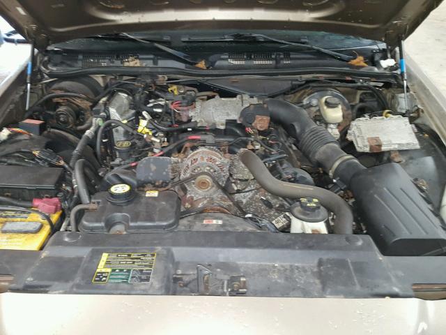 2FAHP71W95X160824 - 2005 FORD CROWN VICT TAN photo 7