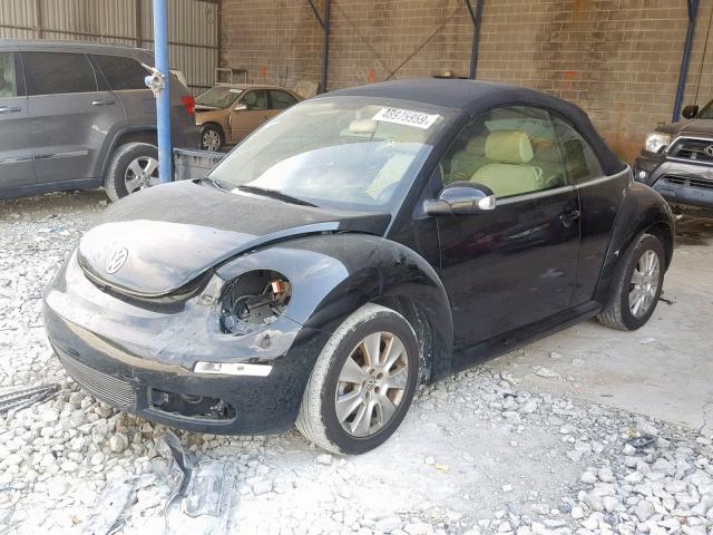 3VWRF31Y89M405610 - 2009 VOLKSWAGEN NEW BEETLE შავი ფოტო 2