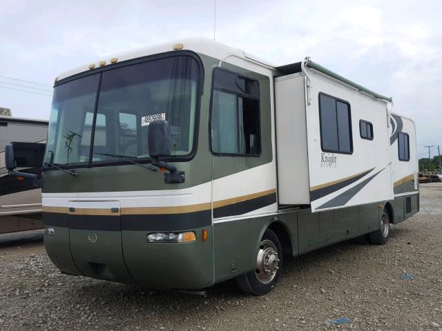 1RF120319Y1008714 - 2000 ROADMASTER RAIL EXECUTIVE/ WHITE photo 2