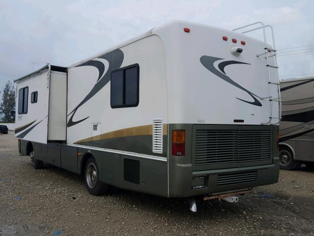 1RF120319Y1008714 - 2000 ROADMASTER RAIL EXECUTIVE/ WHITE photo 3