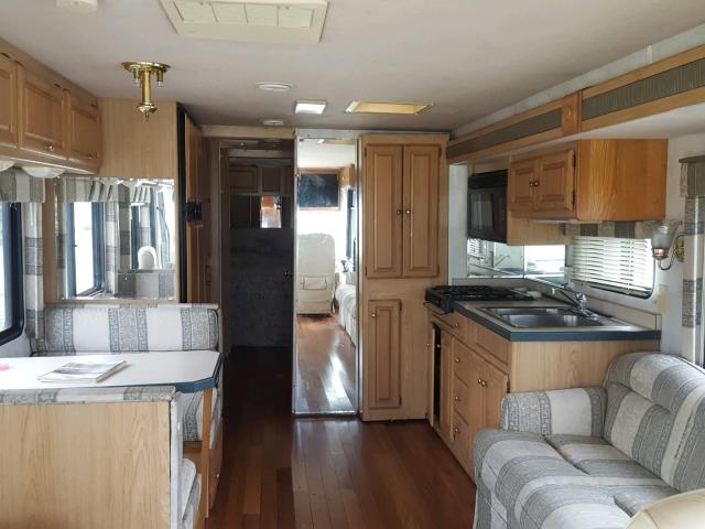 1RF120319Y1008714 - 2000 ROADMASTER RAIL EXECUTIVE/ WHITE photo 6