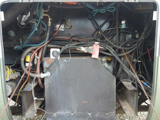 1RF120319Y1008714 - 2000 ROADMASTER RAIL EXECUTIVE/ WHITE photo 7