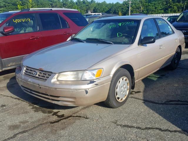 4T1BG22K4XU597540 - 1999 TOYOTA CAMRY CE TAN photo 2