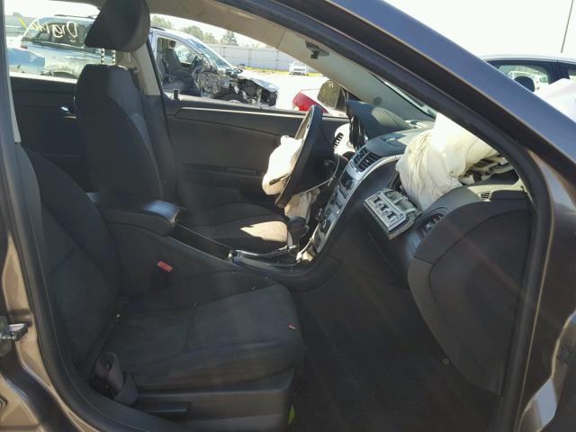 1G1ZC5E04CF298860 - 2012 CHEVROLET MALIBU 1LT ნაცრისფერი ფოტო 5