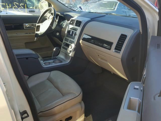 2LMDU88CX8BJ14312 - 2008 LINCOLN MKX BEIGE photo 5