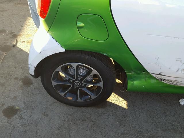 WMEFK9BA3HK227182 - 2017 SMART FORTWO ELE GREEN photo 9