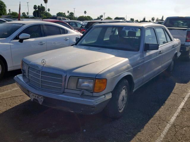 WDBCA35E6LA545357 - 1990 MERCEDES-BENZ 420 SEL SILVER photo 2