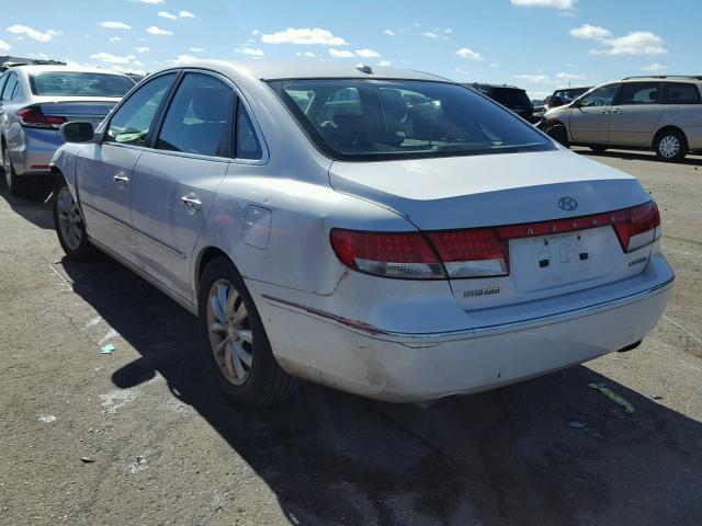 KMHFC46F47A209813 - 2007 HYUNDAI AZERA SE WHITE photo 3