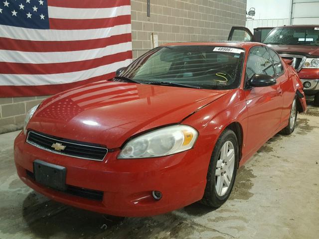 2G1WN151869267493 - 2006 CHEVROLET MONTE CARL RED photo 2