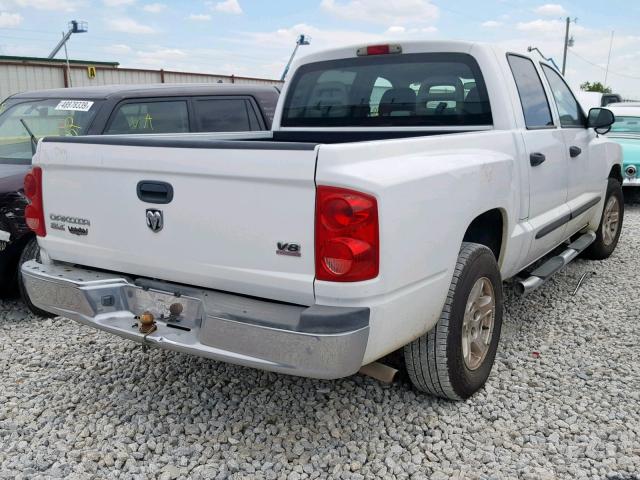 1D7HE48N05S168816 - 2005 DODGE DAKOTA QUA WHITE photo 4