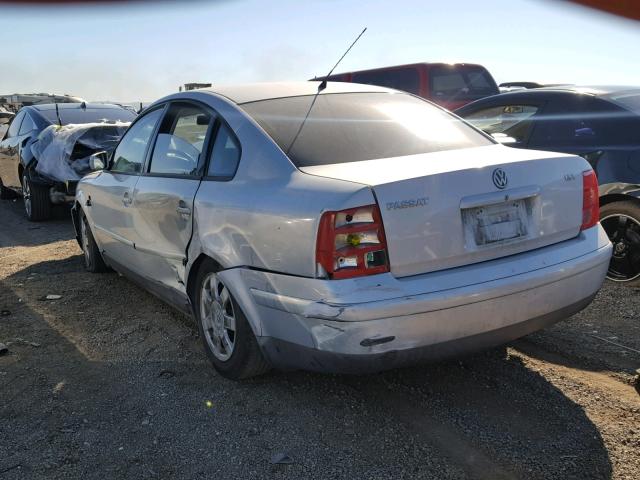 WVWMA63B2XE516579 - 1999 VOLKSWAGEN PASSAT GLS GRAY photo 3