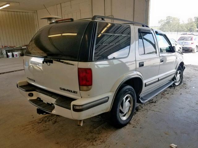 1GNDT13W2XK177959 - 1999 CHEVROLET BLAZER WHITE photo 4