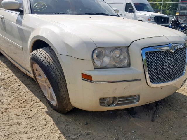 2C3KA53G26H220664 - 2006 CHRYSLER 300 TOURIN CREAM photo 9