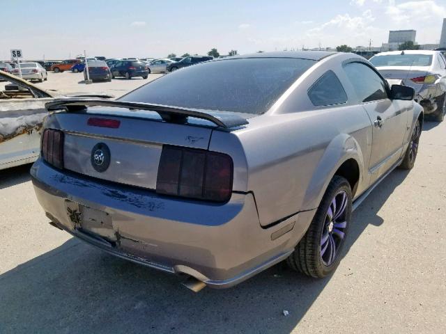 1ZVFT82H175263403 - 2007 FORD MUSTANG GT GRAY photo 4