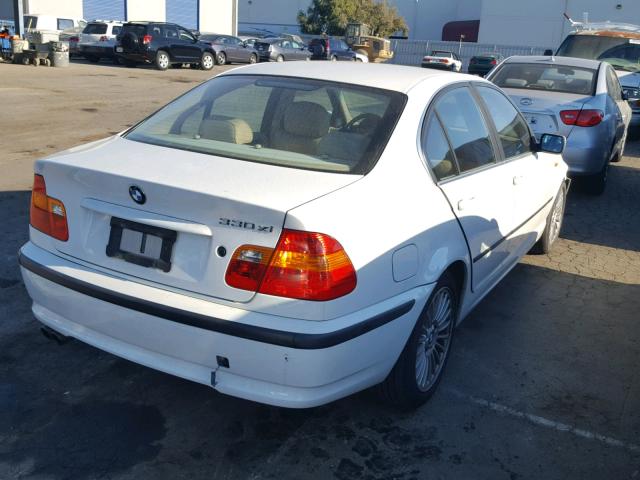 WBAEW53472PG19303 - 2002 BMW 330 XI WHITE photo 4