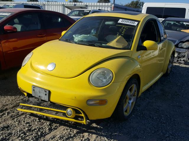 3VWCD21C42M445893 - 2002 VOLKSWAGEN NEW BEETLE YELLOW photo 2