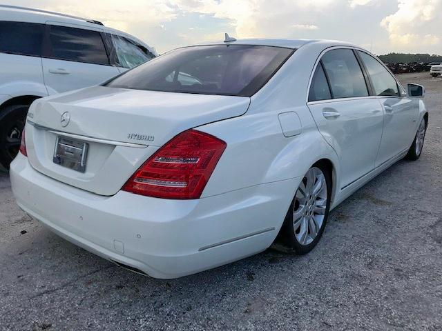 WDDNG9FB1AA290149 - 2010 MERCEDES-BENZ S 400 WHITE photo 4