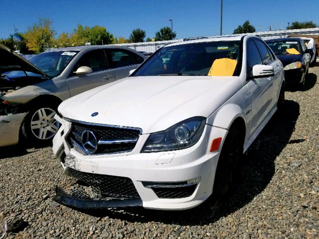 WDDGF7HB5EA916109 - 2014 MERCEDES-BENZ C 63 AMG WHITE photo 2