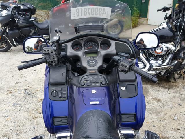 1HFSC47072A111578 - 2002 HONDA GL1800 BLUE photo 5