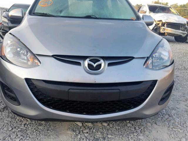 JM1DE1KY0D0164012 - 2013 MAZDA MAZDA2 GRAY photo 9