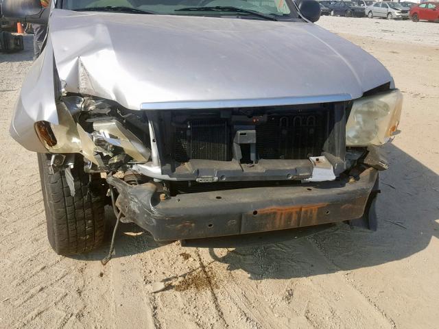 1GKDT13S452183298 - 2005 GMC ENVOY SILVER photo 9