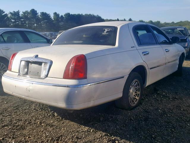 1LNHM82W2XY675282 - 1999 LINCOLN TOWN CAR S WHITE photo 4