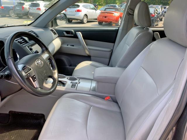 5TDBK3EH9DS218217 - 2013 TOYOTA HIGHLANDER GRAY photo 5