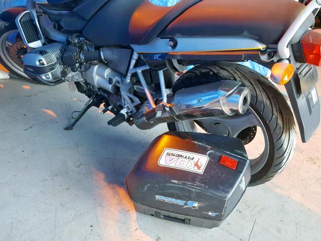 WB10407B4YZB81686 - 2000 BMW R1100 R SILVER photo 9