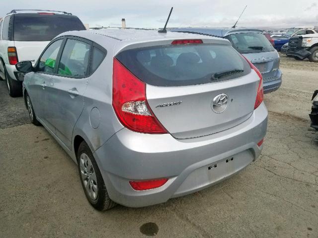 KMHCT5AE6GU242902 - 2016 HYUNDAI ACCENT SE SILVER photo 3