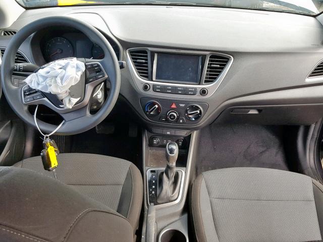 3KPC24A33JE031453 - 2018 HYUNDAI ACCENT SE GRAY photo 9