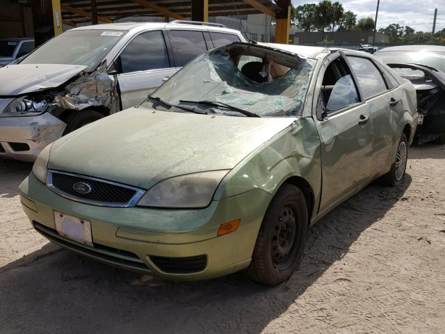 1FAHP34N57W283935 - 2007 FORD FOCUS ZX4 GREEN photo 2