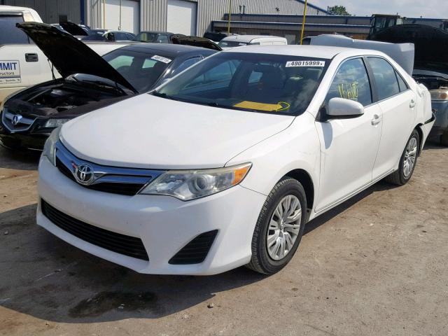 4T1BF1FK2CU508856 - 2012 TOYOTA CAMRY LE WHITE photo 2