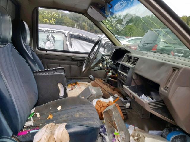 1N6ND11S6GC419475 - 1986 NISSAN D21 SHORT GRAY photo 5