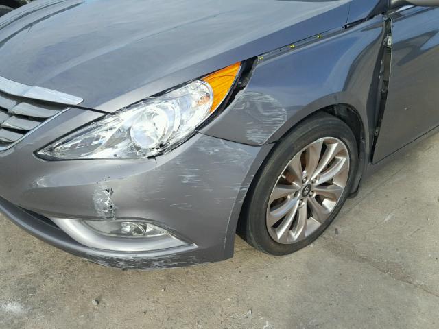 5NPEC4AC2CH386585 - 2012 HYUNDAI SONATA SE GRAY photo 9