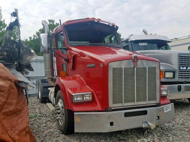 1XKDD48X5AJ269772 - 2010 KENWORTH CONSTRUCTI RED photo 1