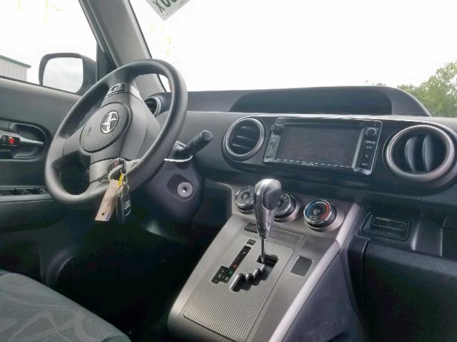 JTLZE4FEXDJ045017 - 2013 TOYOTA SCION XB 白色 照片 9