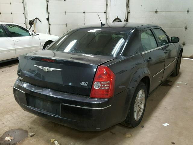 2C3KA53G88H307925 - 2008 CHRYSLER 300 TOURIN BLACK photo 4