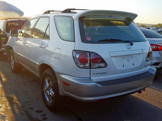 JTJGF10U120130066 - 2002 LEXUS RX 300 WHITE photo 3