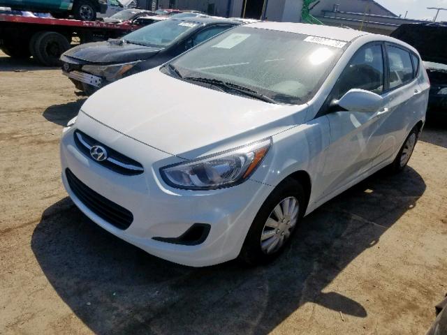 KMHCT5AE4FU197988 - 2015 HYUNDAI ACCENT GS WHITE photo 2