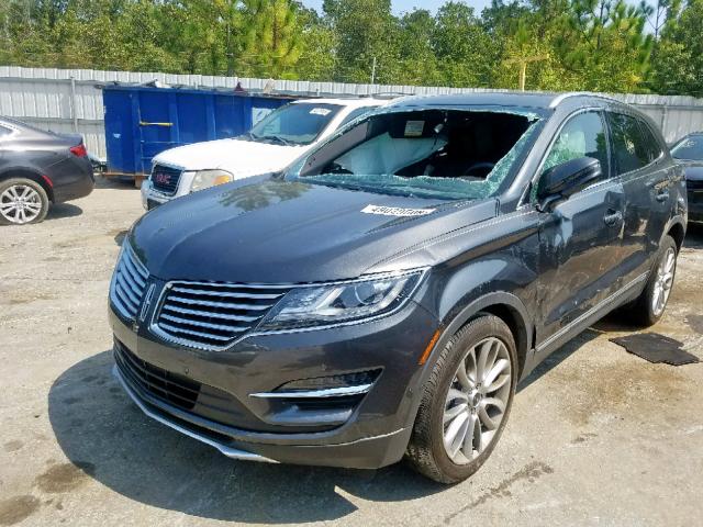 5LMCJ3C91JUL32358 - 2018 LINCOLN MKC RESERV GRAY photo 2