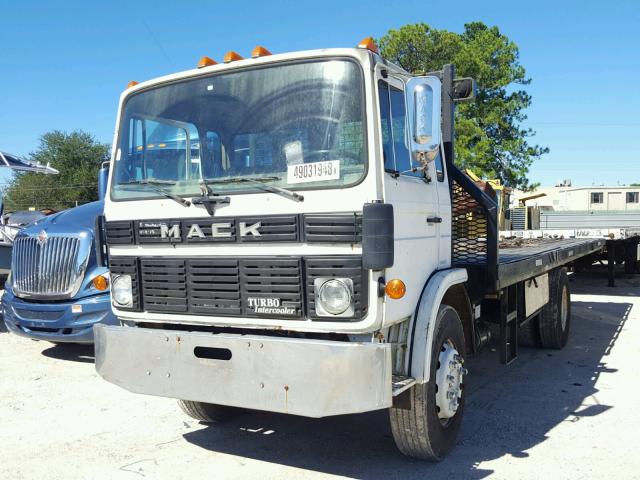 VG6M111B6LB031116 - 1990 MACK 200 MS200 WHITE photo 2