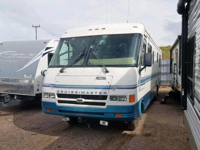 3FCMF53G2SJA05630 - 1995 FORD MOTORHOME WHITE photo 2