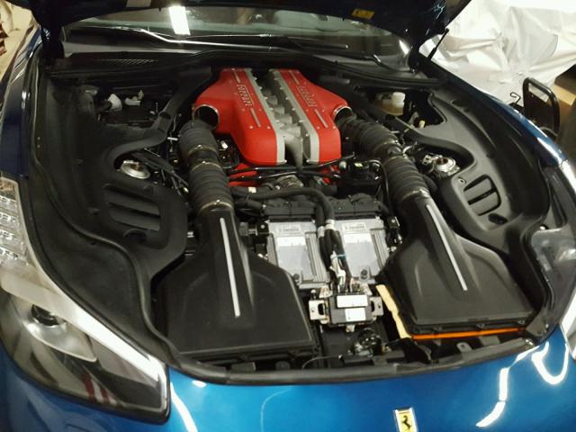 ZFF82WNA7J0232292 - 2018 FERRARI GTC4 LUSSO 蓝色 照片 7