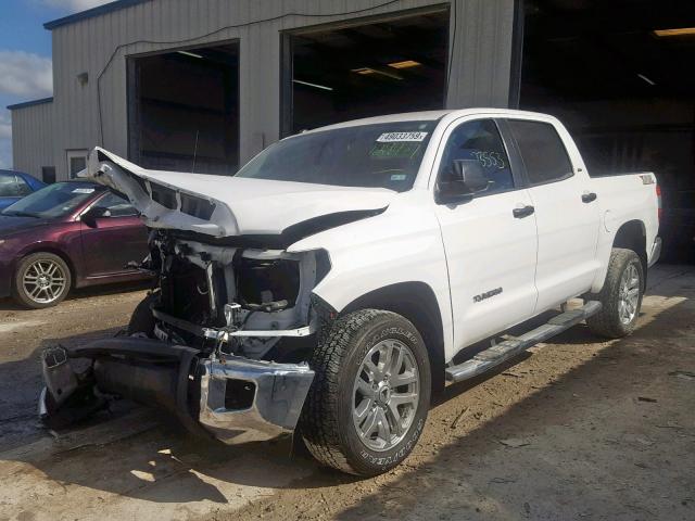 5TFEM5F19JX129967 - 2018 TOYOTA TUNDRA CRE WHITE photo 2